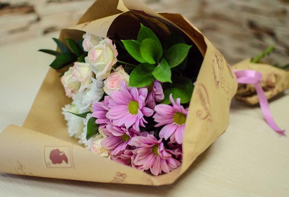 Букет цветов из: Розы и Хризантемы в Курске