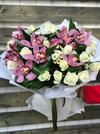 Букет цветов из: Розы и Хризантемы в Курске