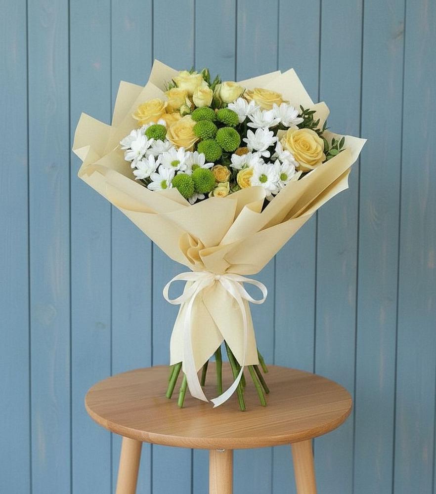 Букет цветов из: Хризантемы и Розы в Курске