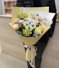 Букет цветов из:  Альстромерии, Розы и Хризантемы в Курске