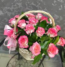 Цветочная композиция из Розы в корзине в Курске