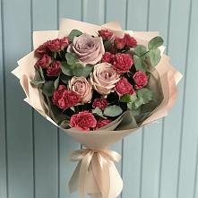 Букет цветов из:  Гвоздики и Розы в Курске